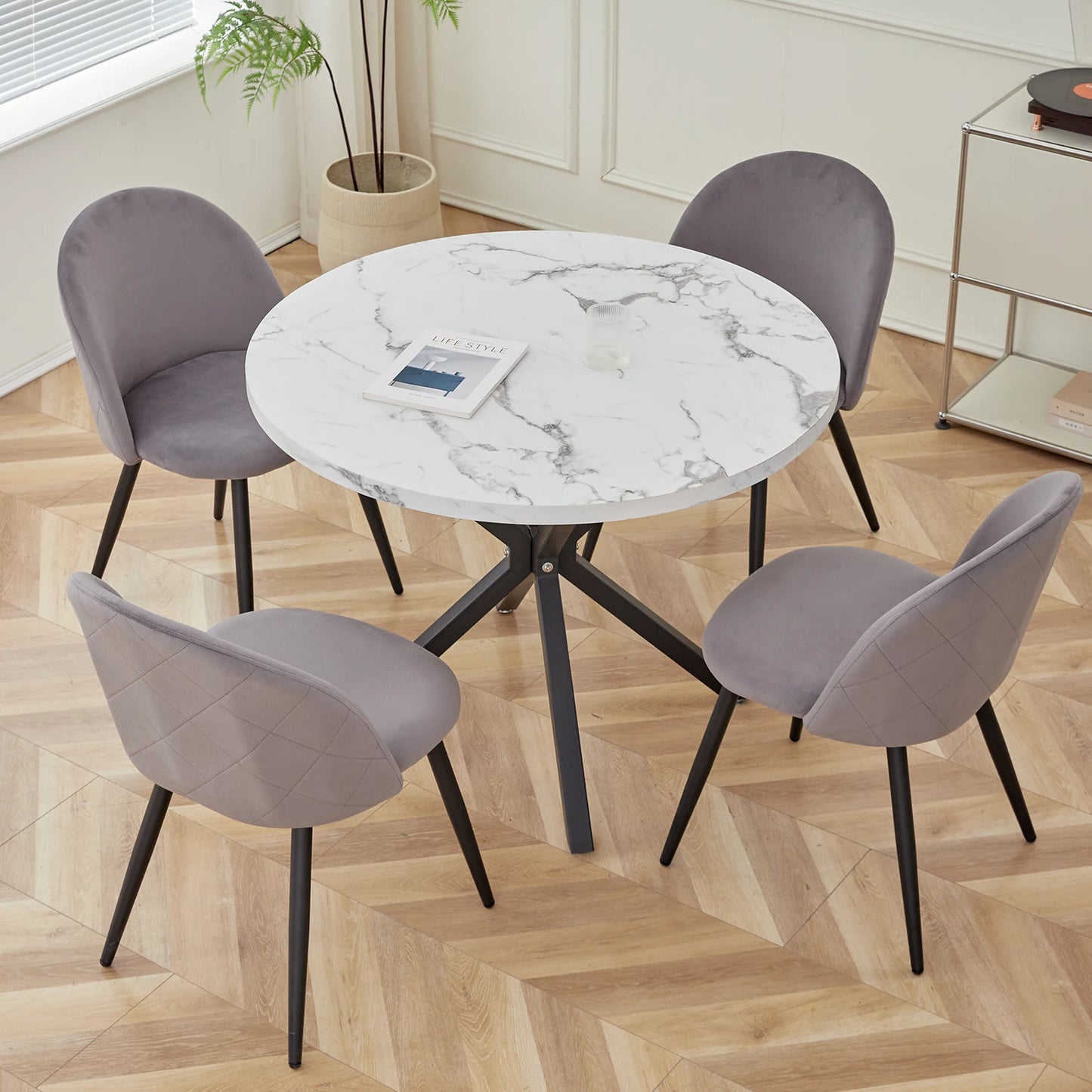 A Set of 4 Kitchen Nordic Dining Chairs.